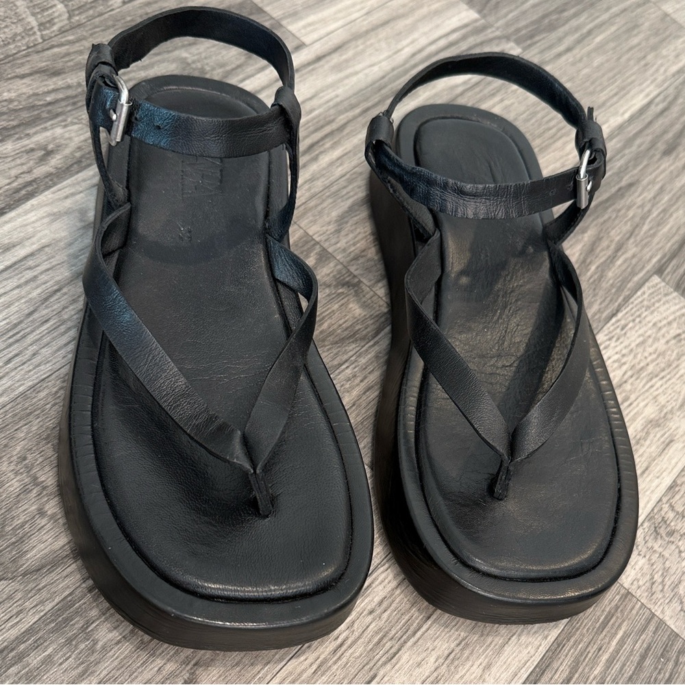 Zara Girls Black leather Sandals size 1
